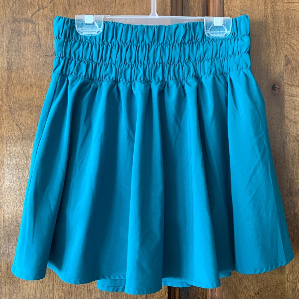 CRZ YOGA Women’s Teal Elastic-Waist Skirt with Built In Shorts